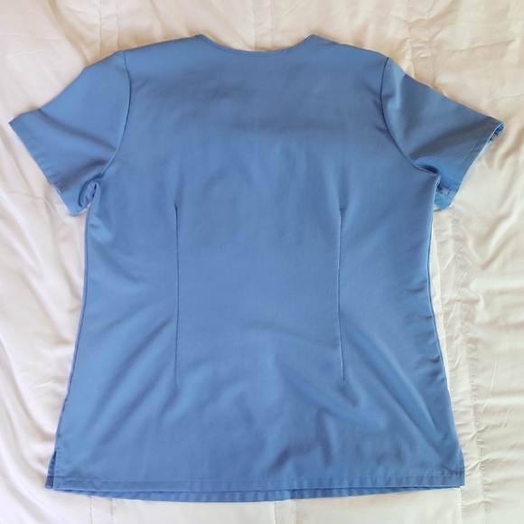 Figs Women's V-Neck Scrub Top/Pant Set in Ceil Blue - Picture 3 of 15